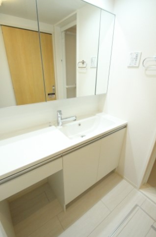 CRESCENTE経堂　壱番館 ゆとりのある独立洗面台