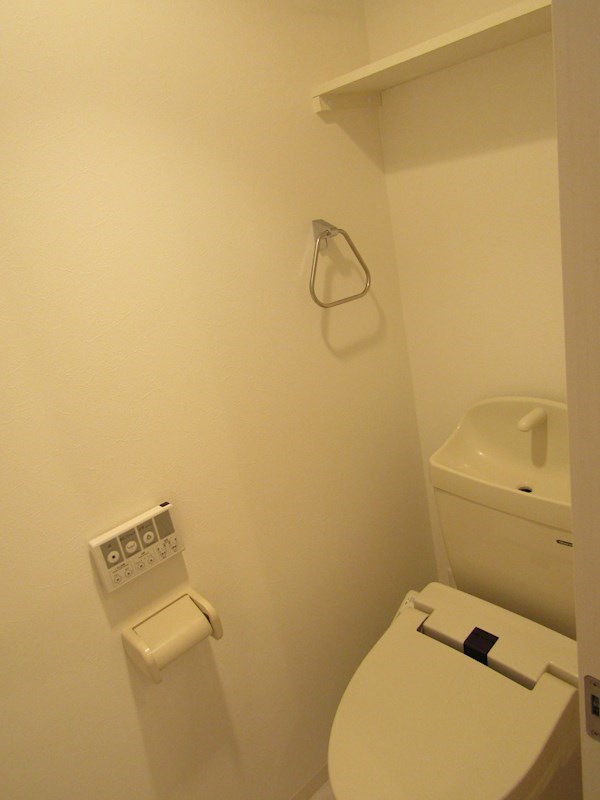 エルスタンザ喜多見 ウォシュレット付きトイレ☆