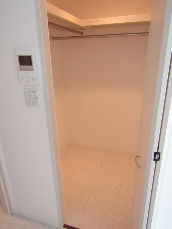 エルスタンザ喜多見 広々ウォークインクローゼット！