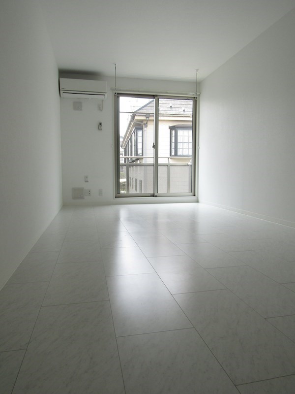 エルスタンザ喜多見 ホワイトで統一されたお部屋！