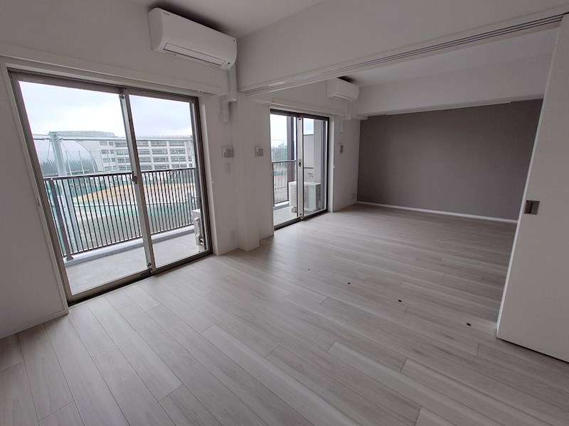 パークアクシス千歳船橋 ※写真は反転タイプの別部屋です。