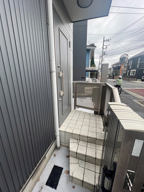上祖師谷4丁目戸建 エントランス