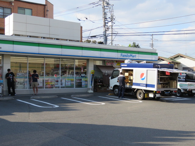 上祖師谷4丁目戸建 ﾌｧﾐﾘｰﾏｰﾄ 世田谷成城通り店